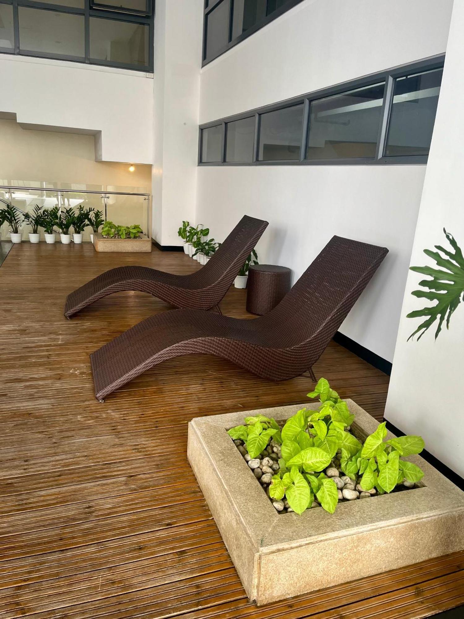 Greenbelt Hamilton Tower 1 Makati City Exterior photo