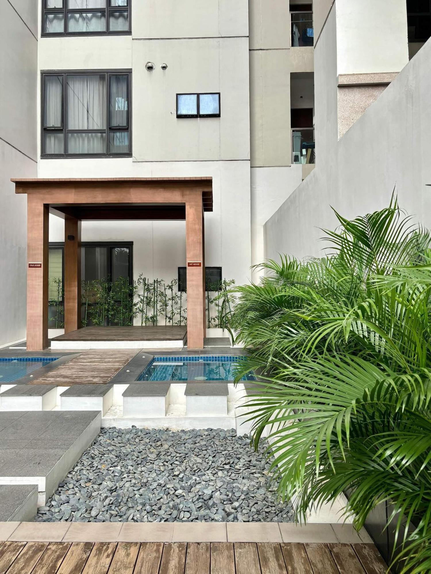 Greenbelt Hamilton Tower 1 Makati City Exterior photo
